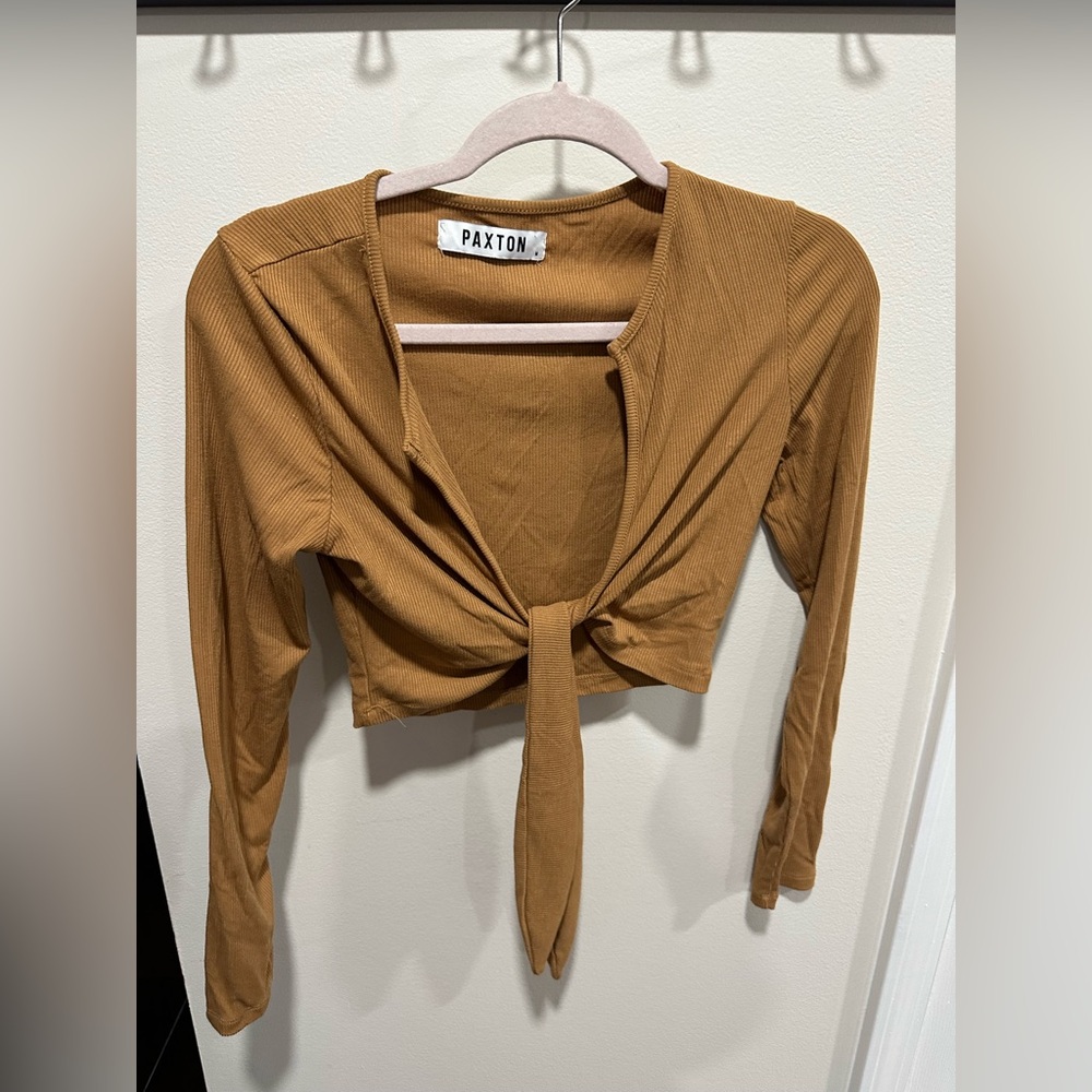 Cute top! Never worn